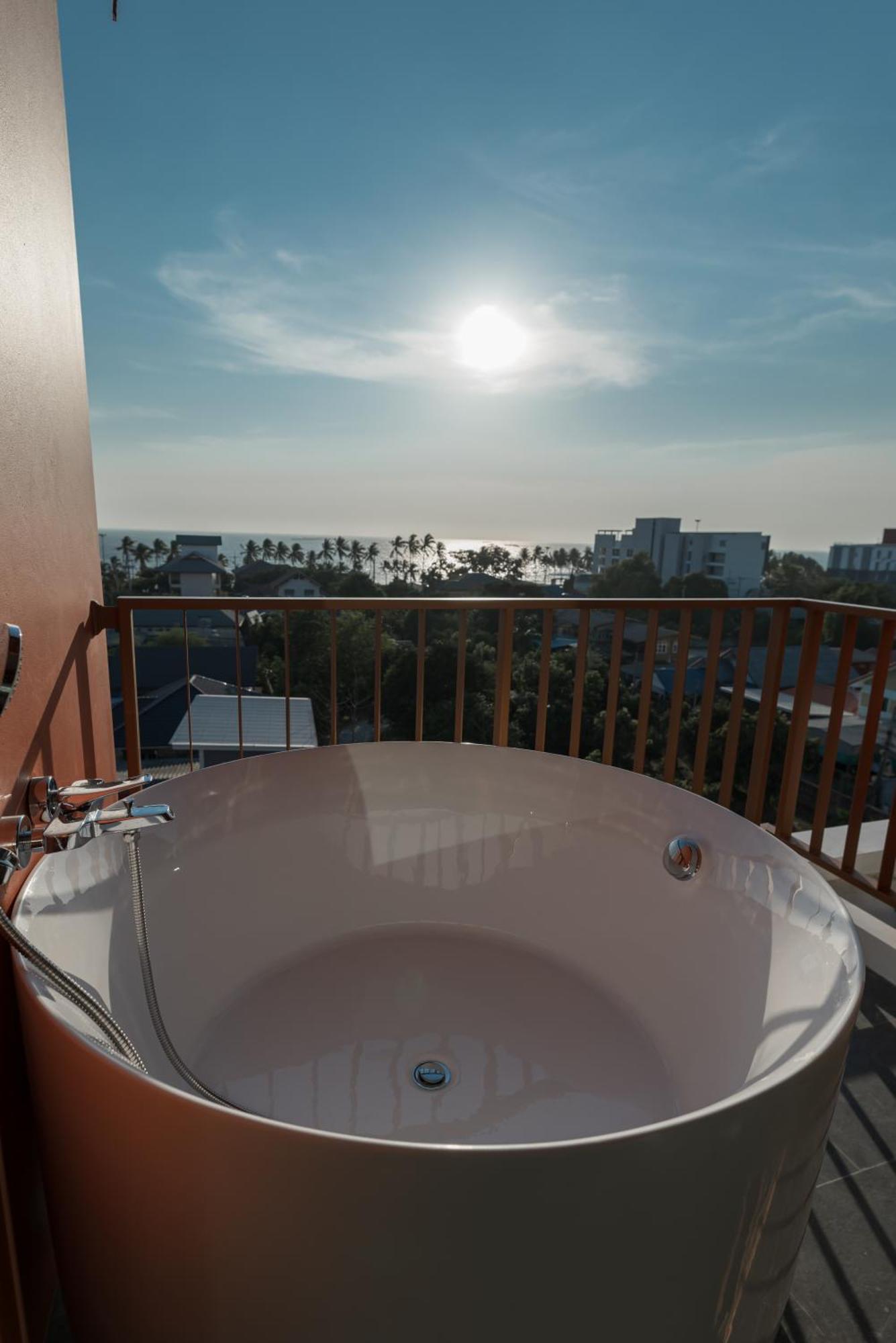 Blu Monkey Hub And Hotel Bangsaen Quarto foto